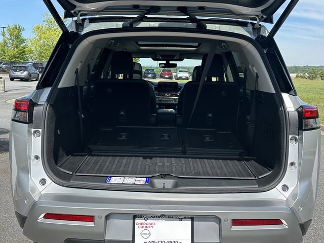 Certified 2025 Nissan Pathfinder Platinum FWD image 19