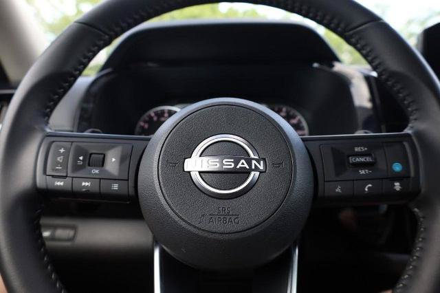 Certified 2025 Nissan Pathfinder SV w/ SV Premium Package FWD image 13