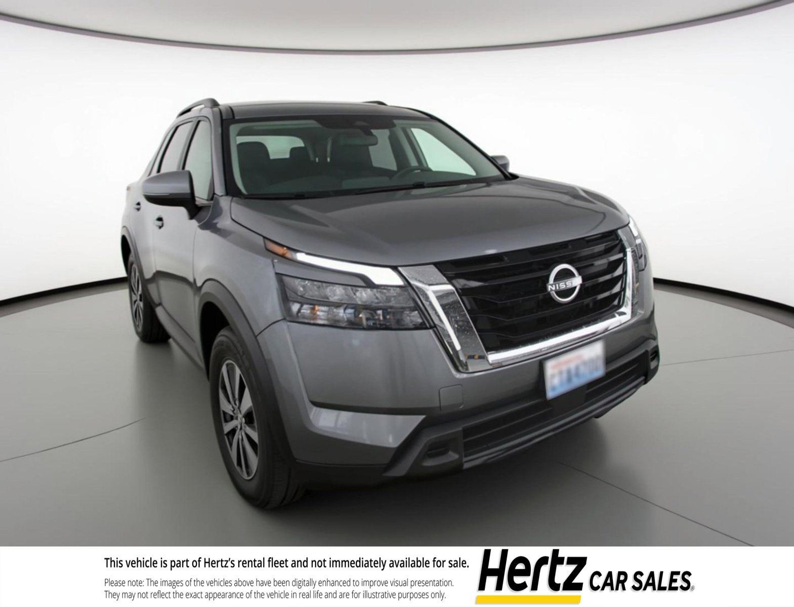 Used 2025 Nissan Pathfinder SV image 1