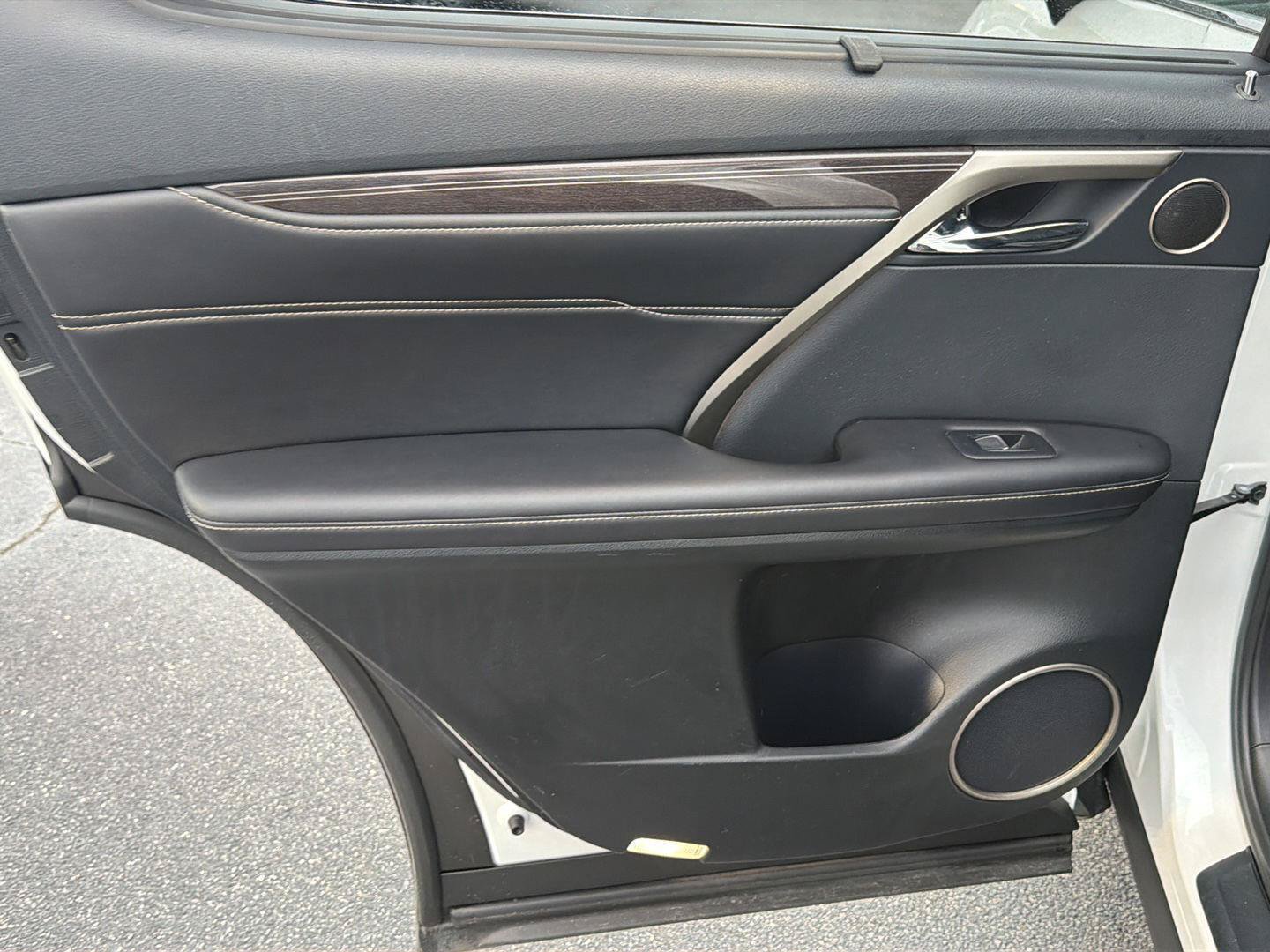 Used 2019 Lexus RX 350L Luxury w/ Cold Area Package (CT) AWD/4WD image 17
