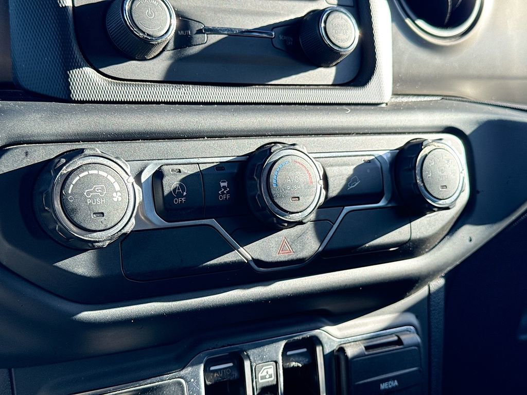 Used 2019 Jeep Wrangler Unlimited Sport S image 27