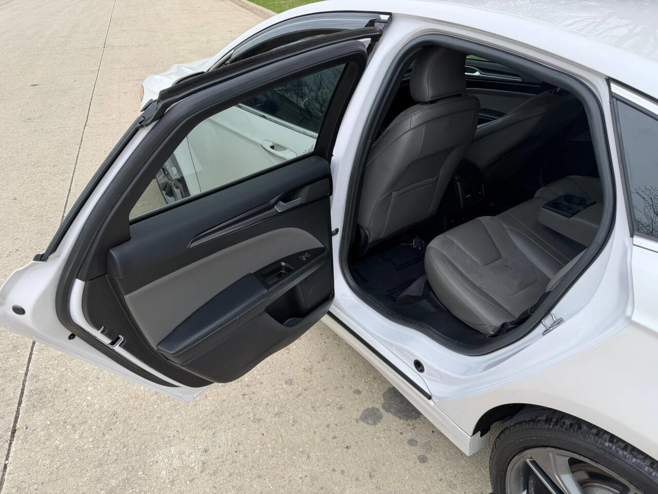 Used 2017 Ford Fusion Sport w/ Equipment Group 401A image 21