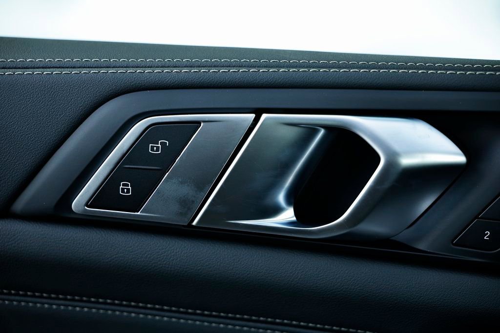 New 2026 BMW X5 xDrive50e w/ Climate Comfort Package image 17