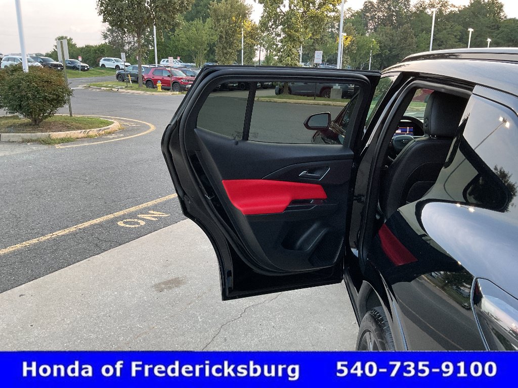 Used 2025 Chevrolet Equinox EV RS AWD/4WD image 19