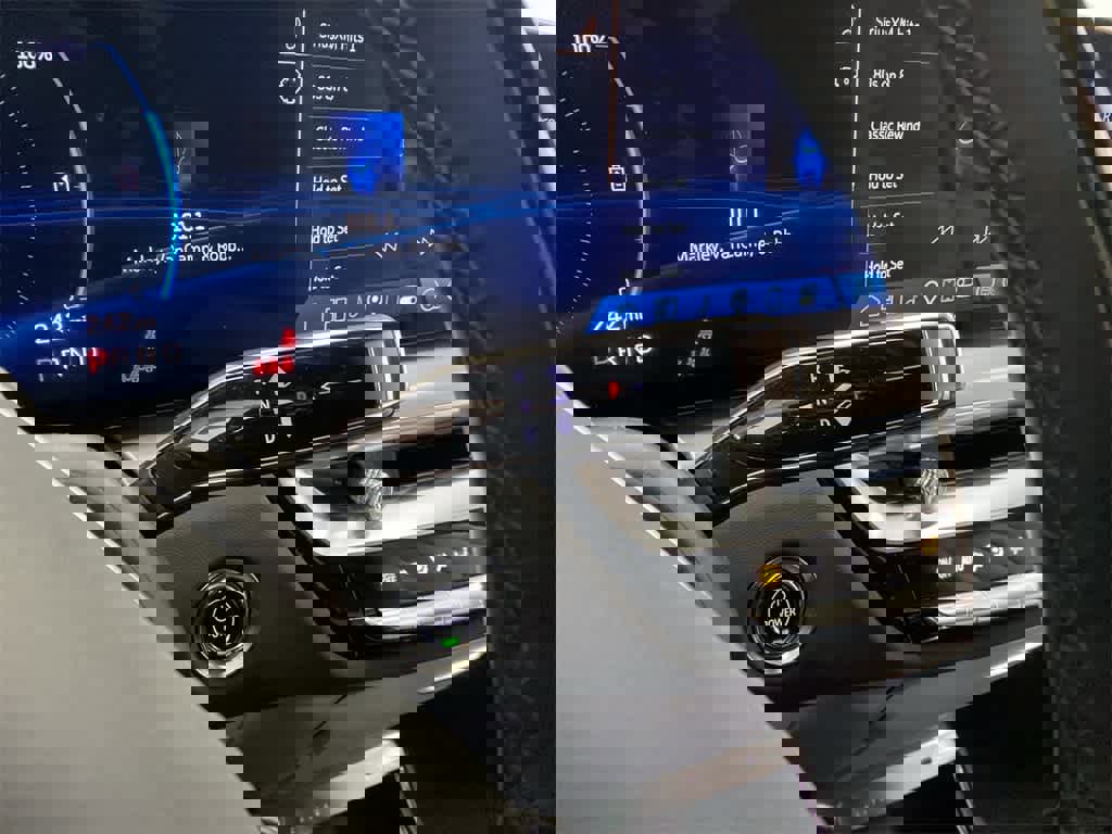 Certified 2025 Cadillac Lyriq Luxury image 26