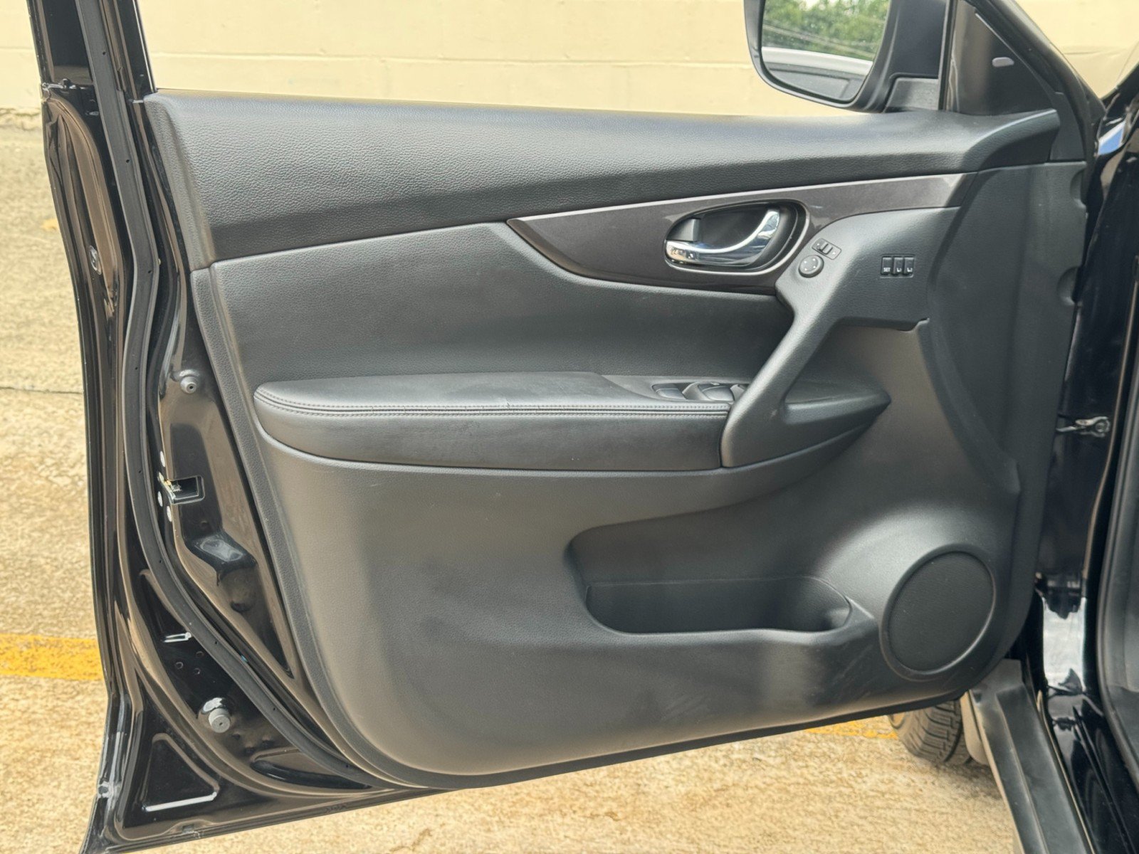 Used 2019 Nissan Rogue SV w/ Premium Package FWD image 37
