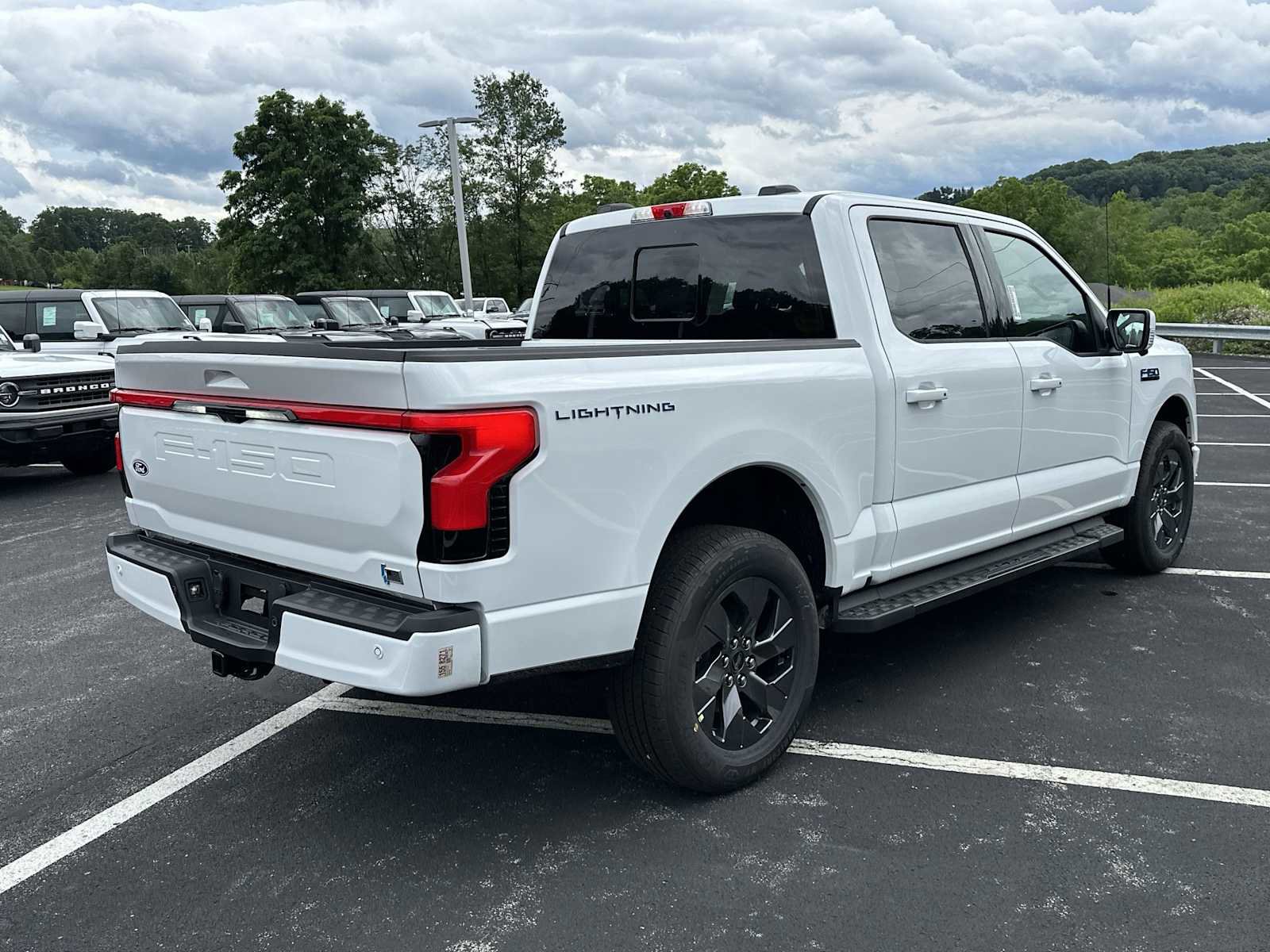 New 2025 Ford F150 Lightning Lariat image 34