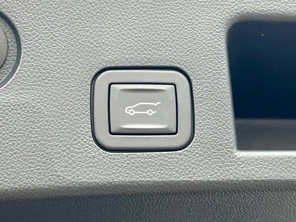 Used 2025 GMC Terrain Elevation w/ Elevation Premium Package AWD/4WD image 39
