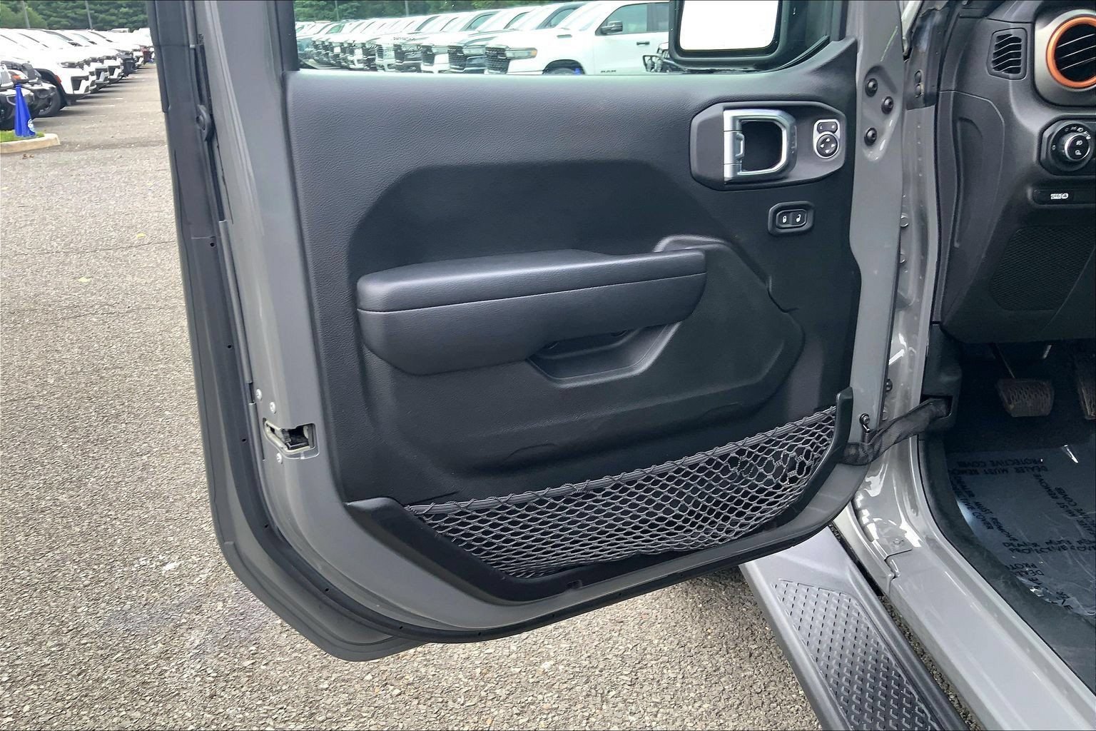 Used 2021 Jeep Gladiator Sport AWD/4WD image 18