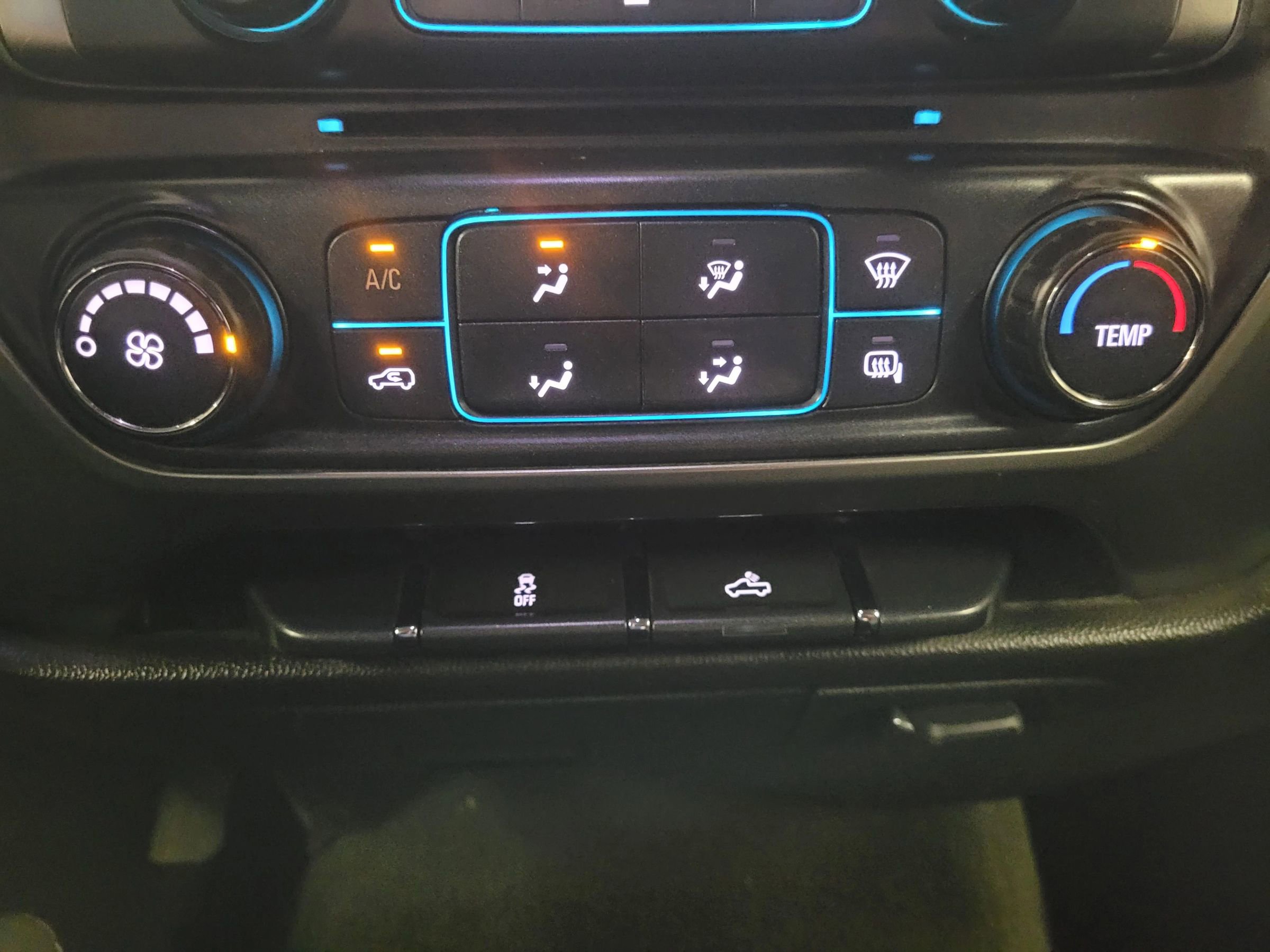 Used 2018 Chevrolet Silverado 1500 LT image 25