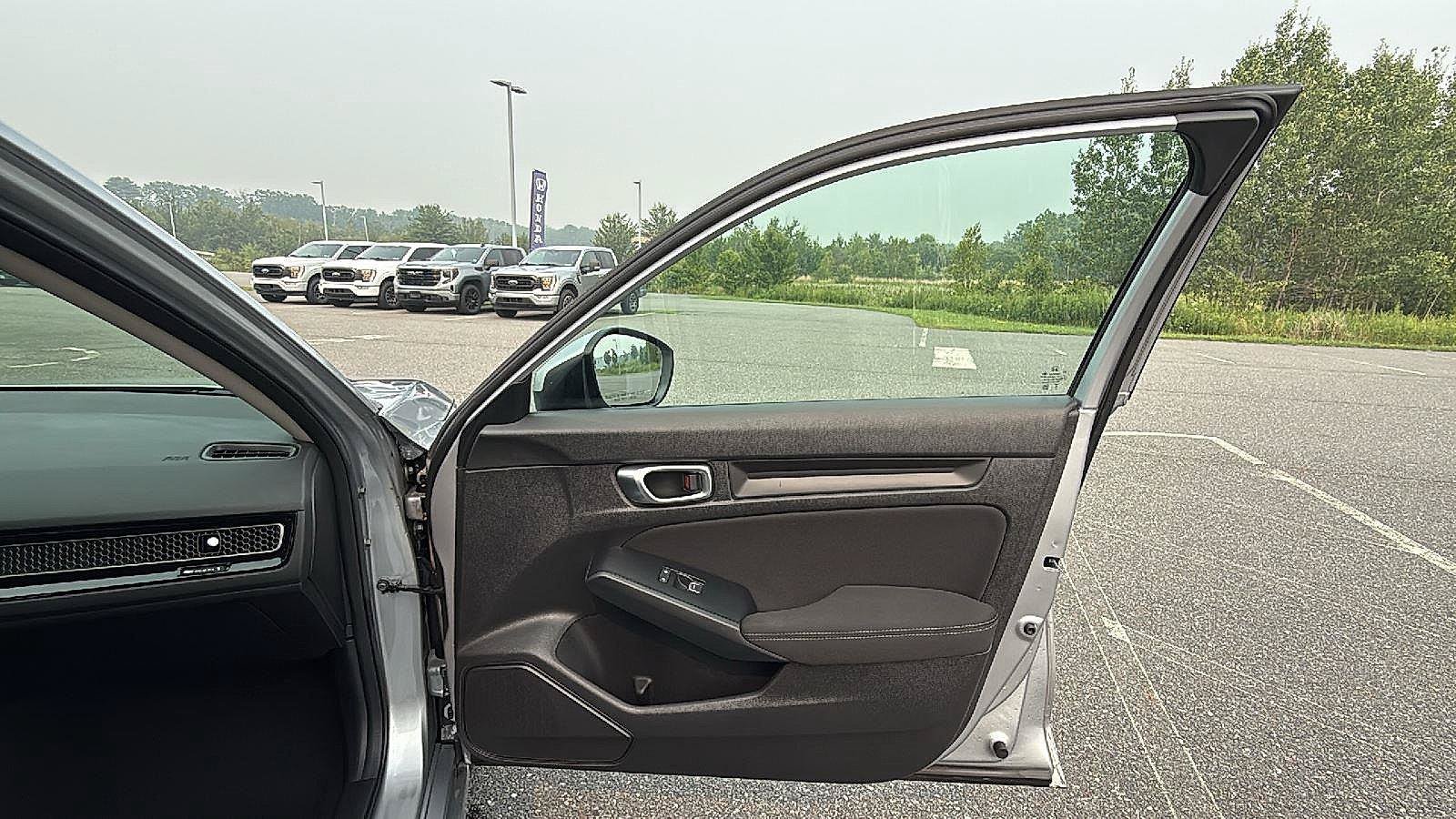 Used 2023 Honda Civic LX image 17