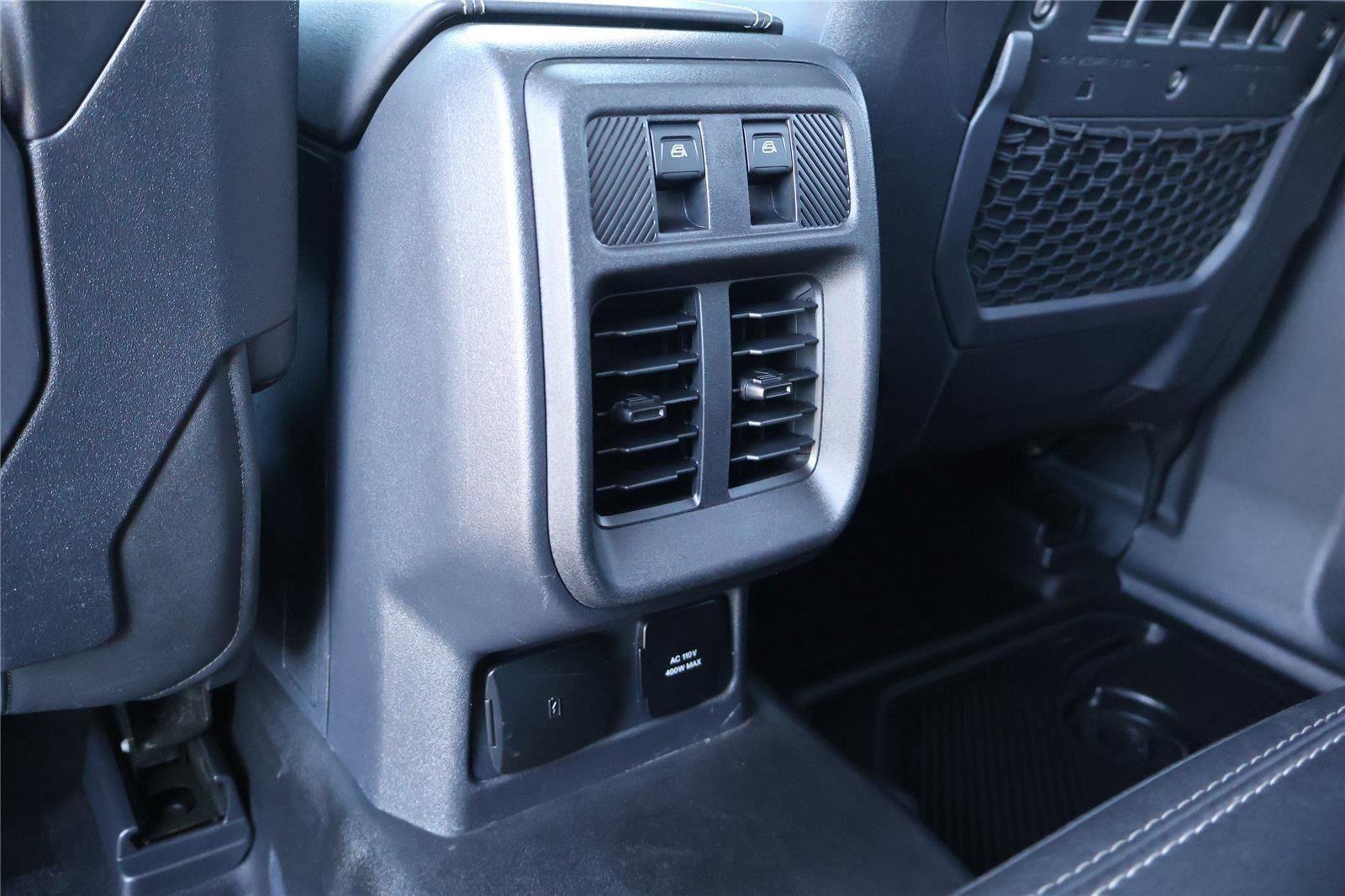 Used 2025 Ford Bronco Badlands image 31