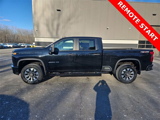 Used 2022 Chevrolet Silverado 2500 Custom w/ Custom Convenience Package image 2