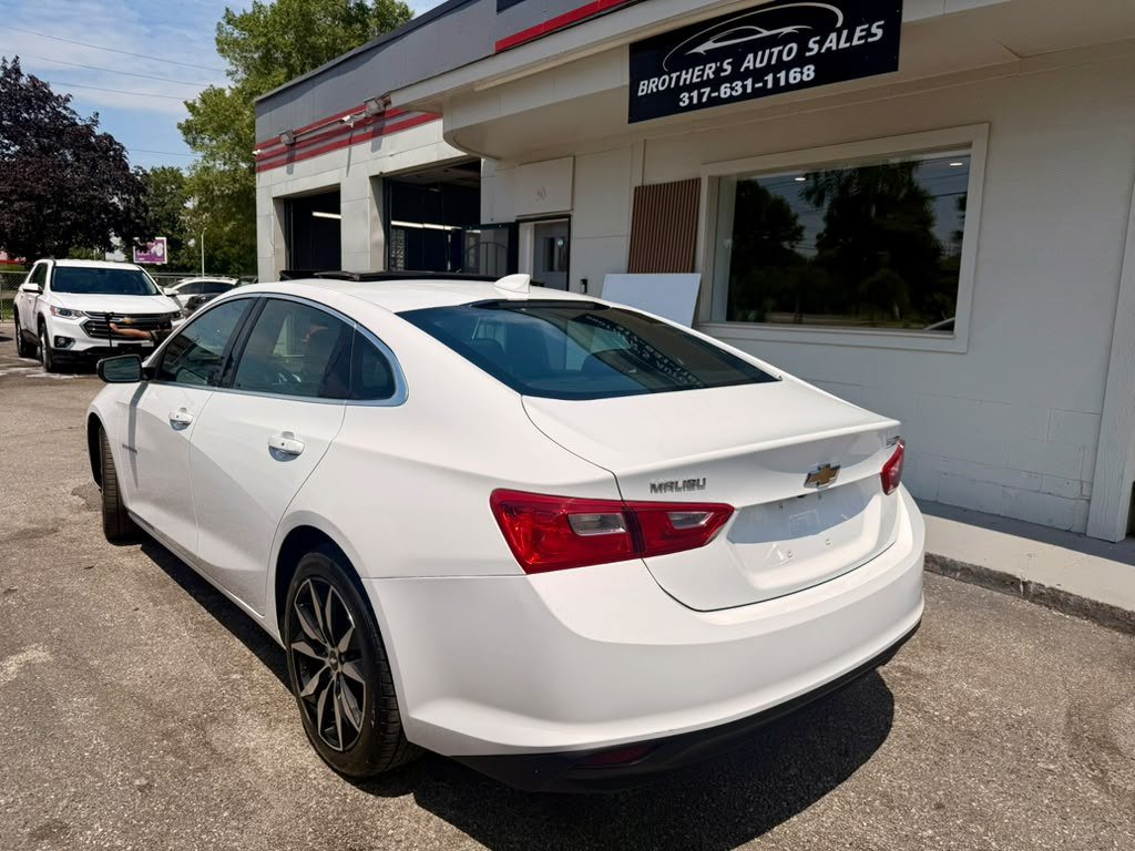 Used 2018 Chevrolet Malibu LT w/ Leather Package FWD image 12