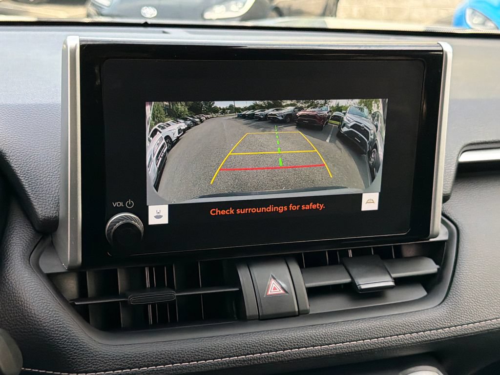 Used 2025 Toyota RAV4 XLE AWD/4WD image 28