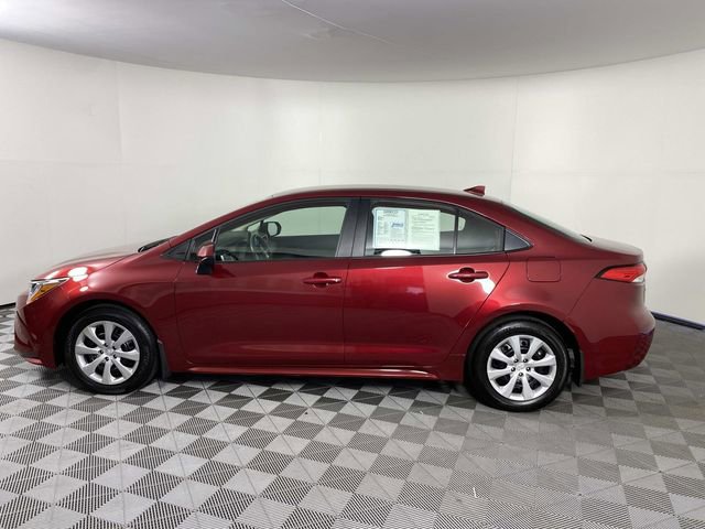 Used 2025 Toyota Corolla LE FWD image 5