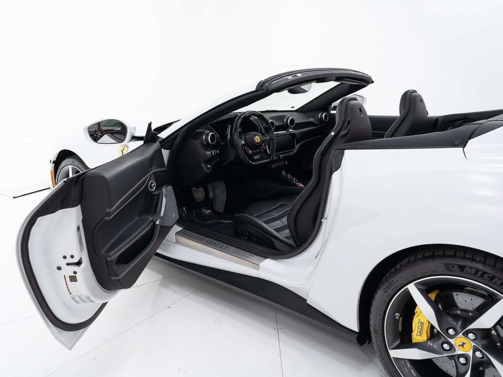 Used 2022 Ferrari Portofino M RWD image 17