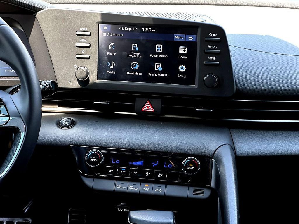 Used 2025 Hyundai Elantra Sport image 29