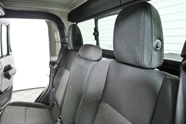 Used 2025 Jeep Gladiator Mojave w/ Convenience Group AWD/4WD image 20