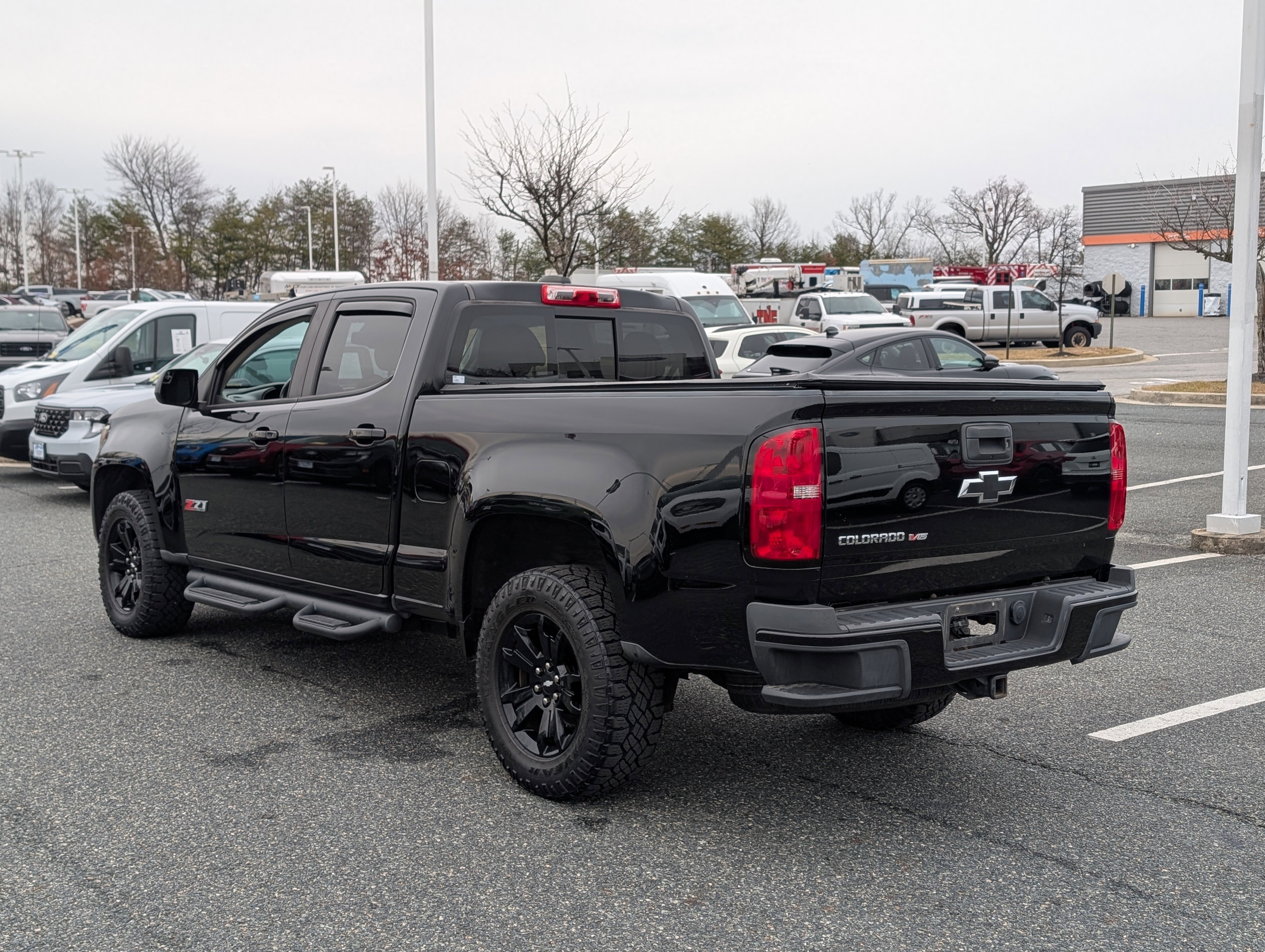 Used 2018 Chevrolet Colorado Z71 w/ Z71 Midnight Edition image 5
