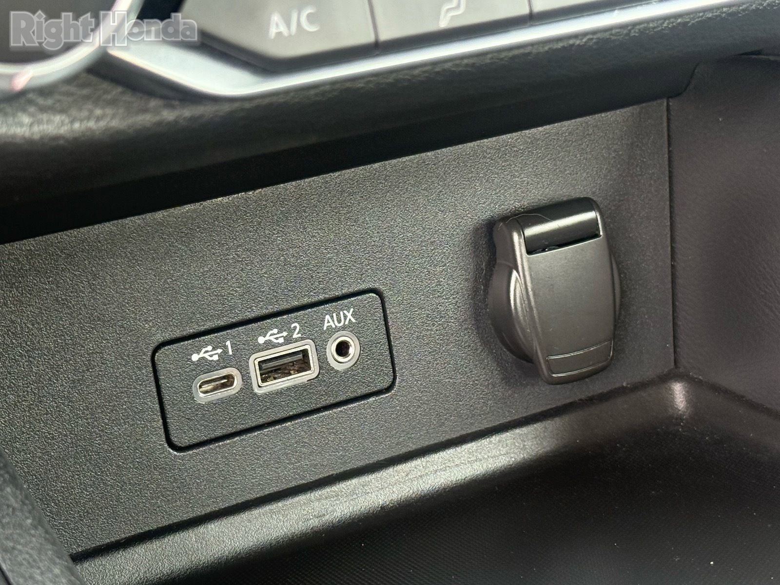 Used 2023 Nissan Sentra SV image 24