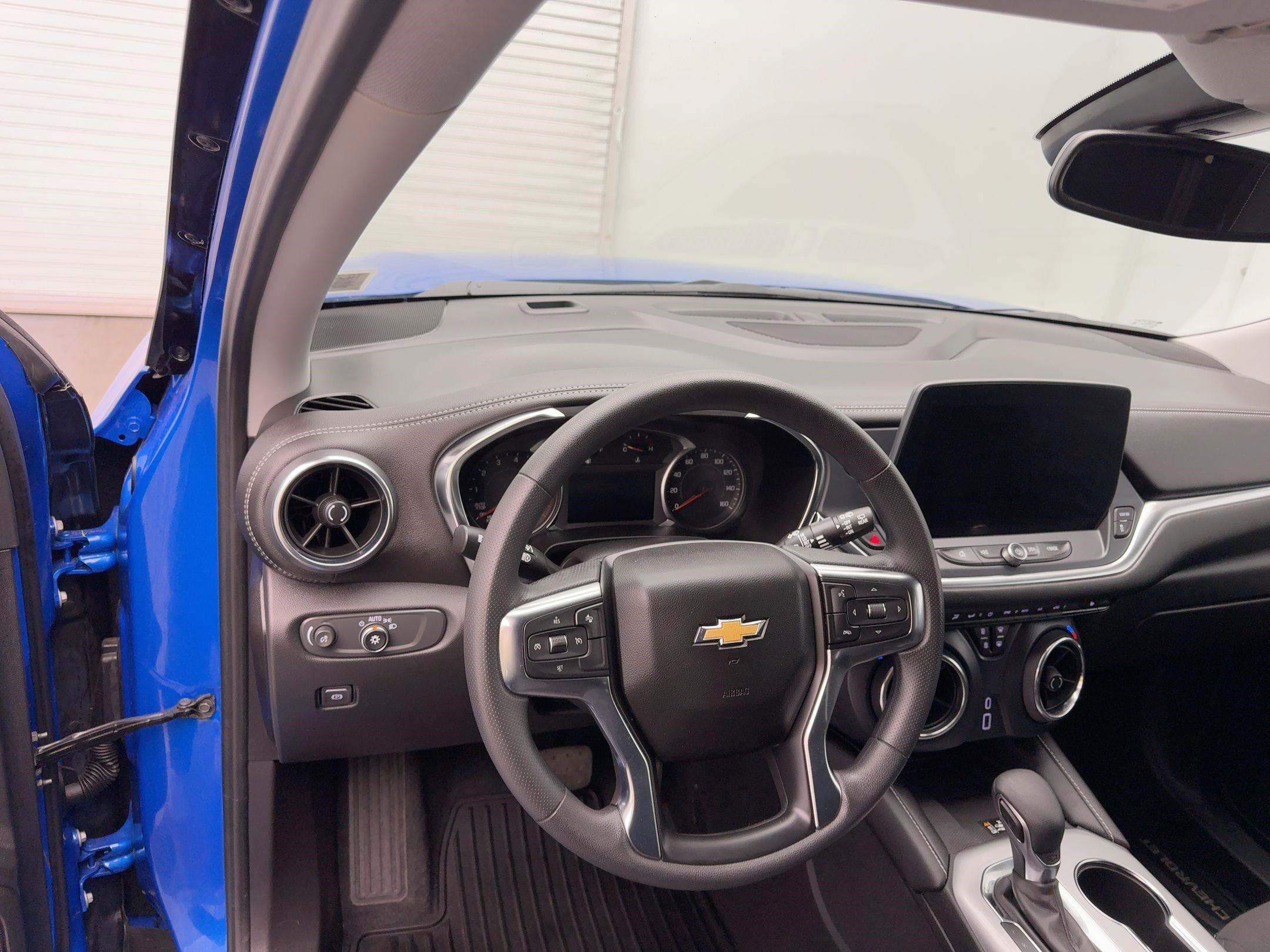 Certified 2025 Chevrolet Blazer LT w/ Convenience Package image 4