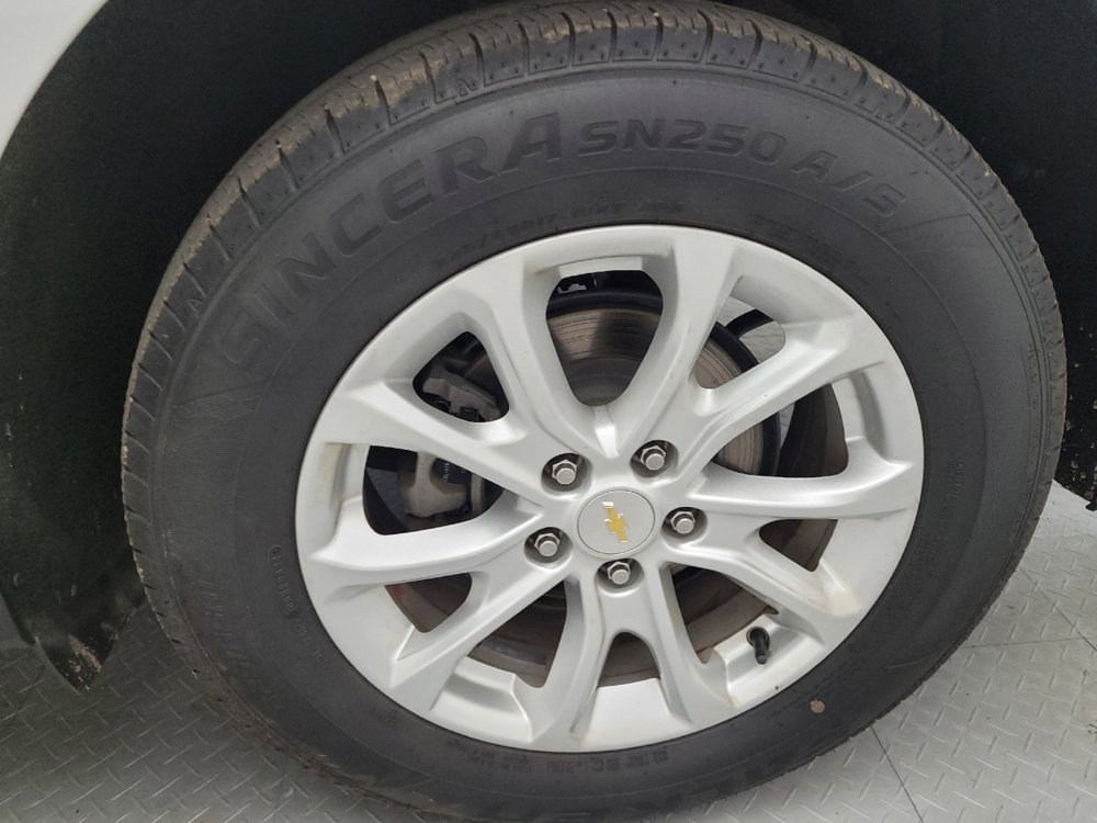 Used 2018 Chevrolet Equinox LS image 31