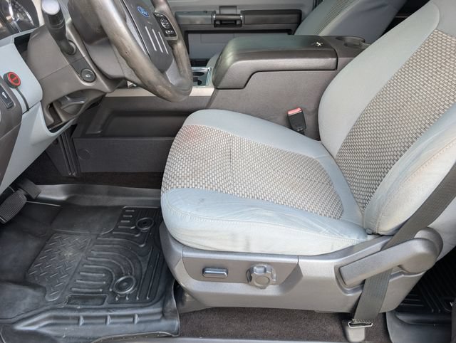 Used 2016 Ford F250 XLT w/ XLT Premium Package AWD/4WD image 16