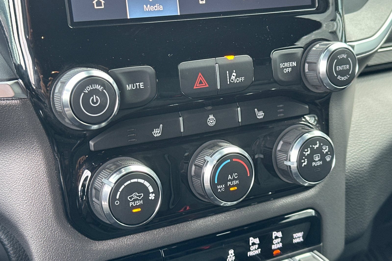 New 2026 RAM 1500 Big Horn AWD/4WD image 19