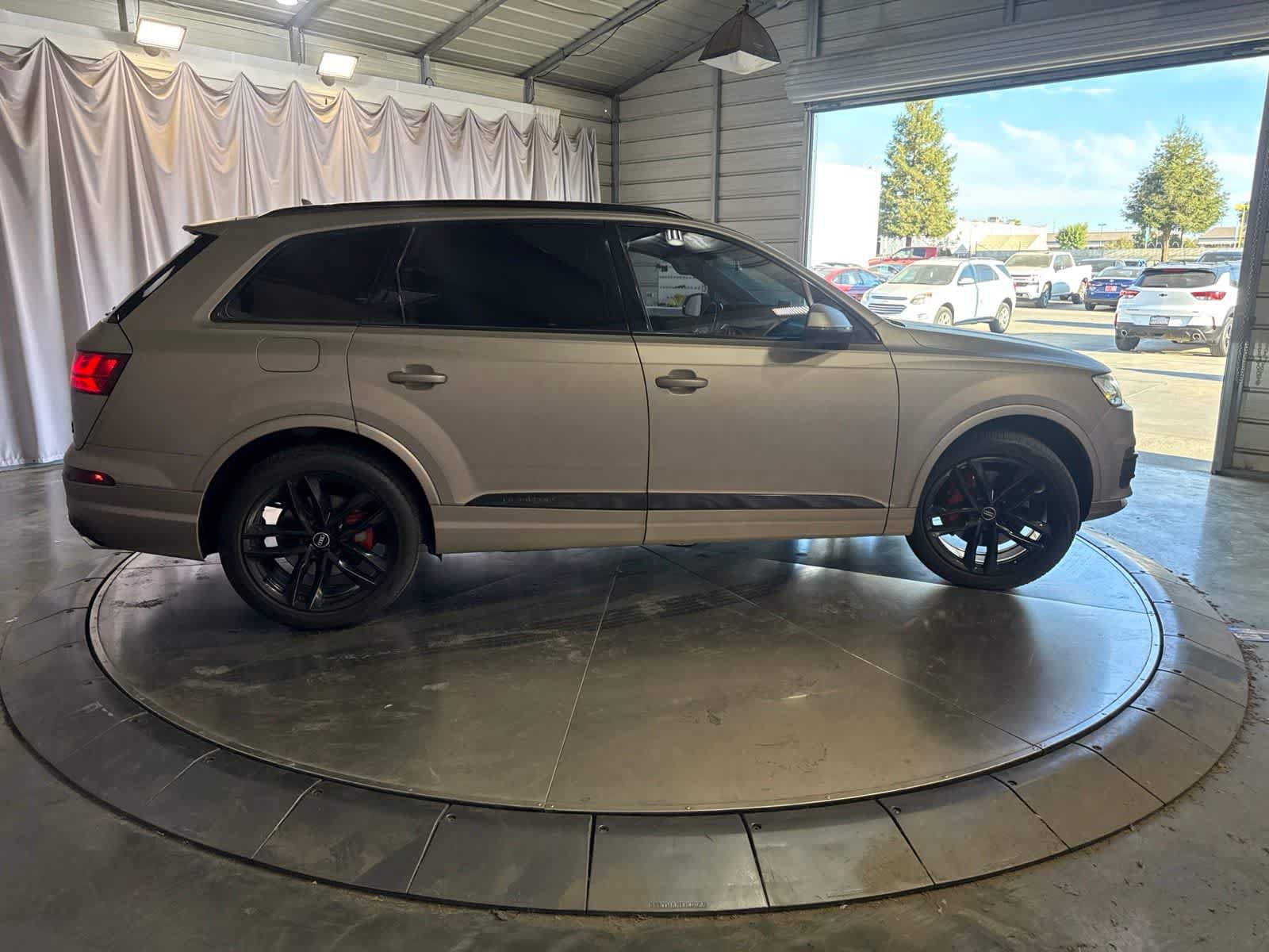 Used 2017 Audi Q7 3.0T Prestige w/ Prestige Package AWD/4WD image 4