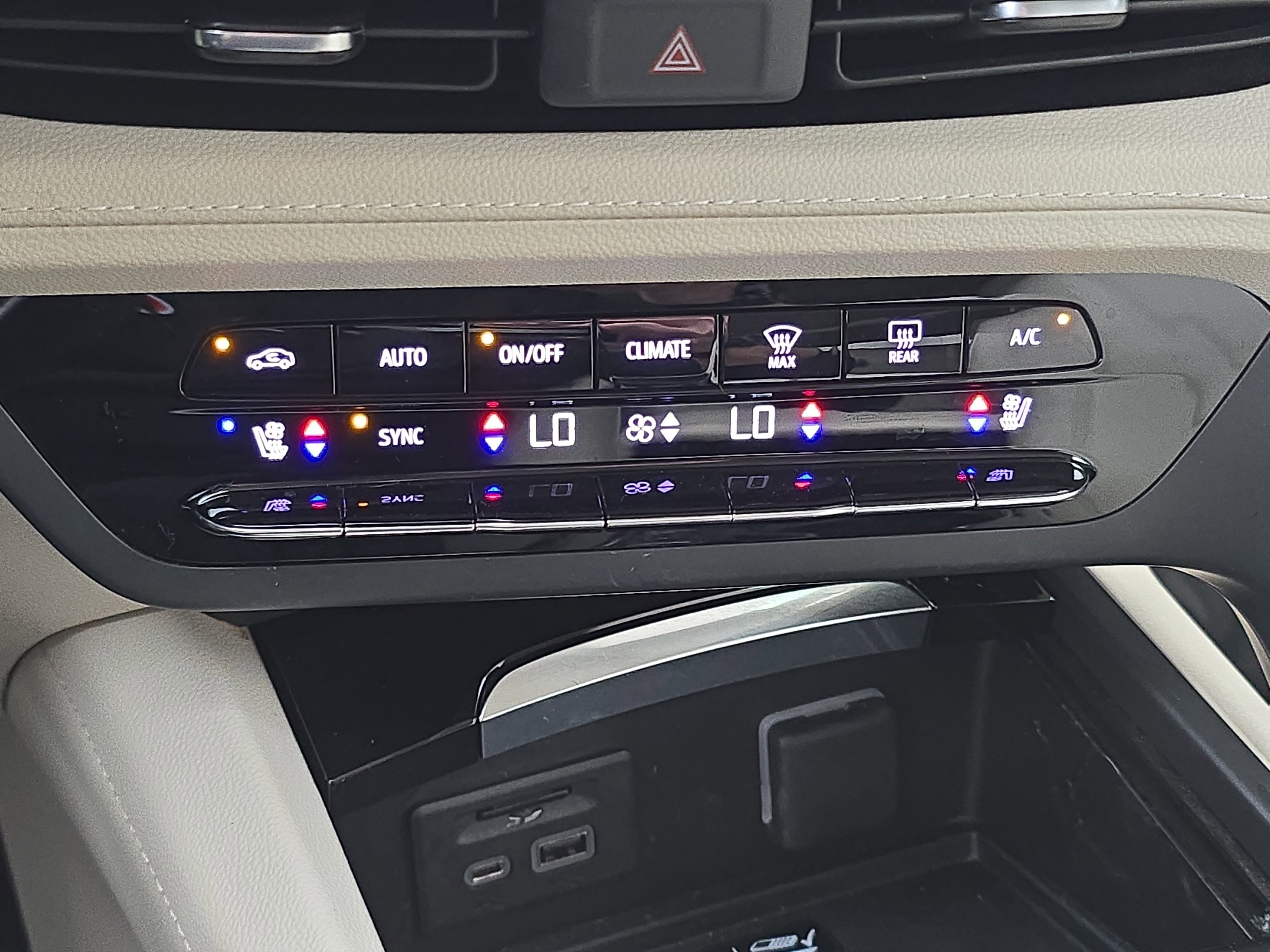 Used 2023 Buick Envision Avenir image 23