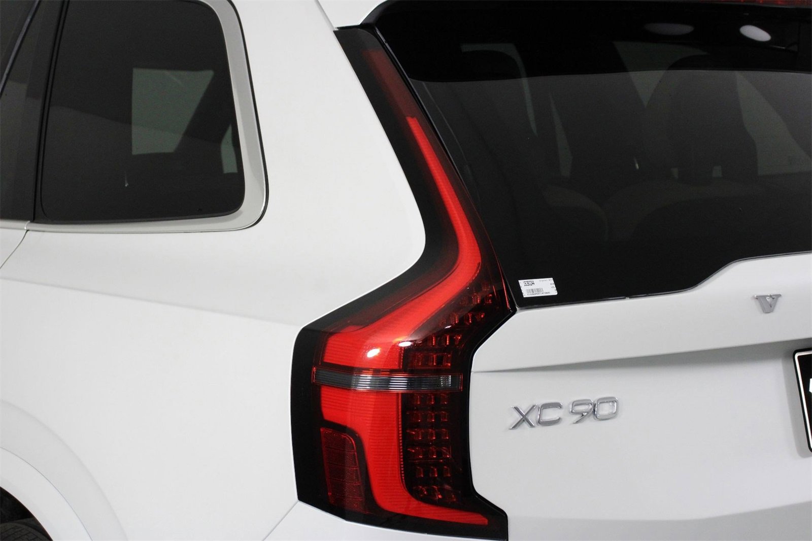 New 2026 Volvo XC90 B6 Plus w/ Protection Package Premier image 15