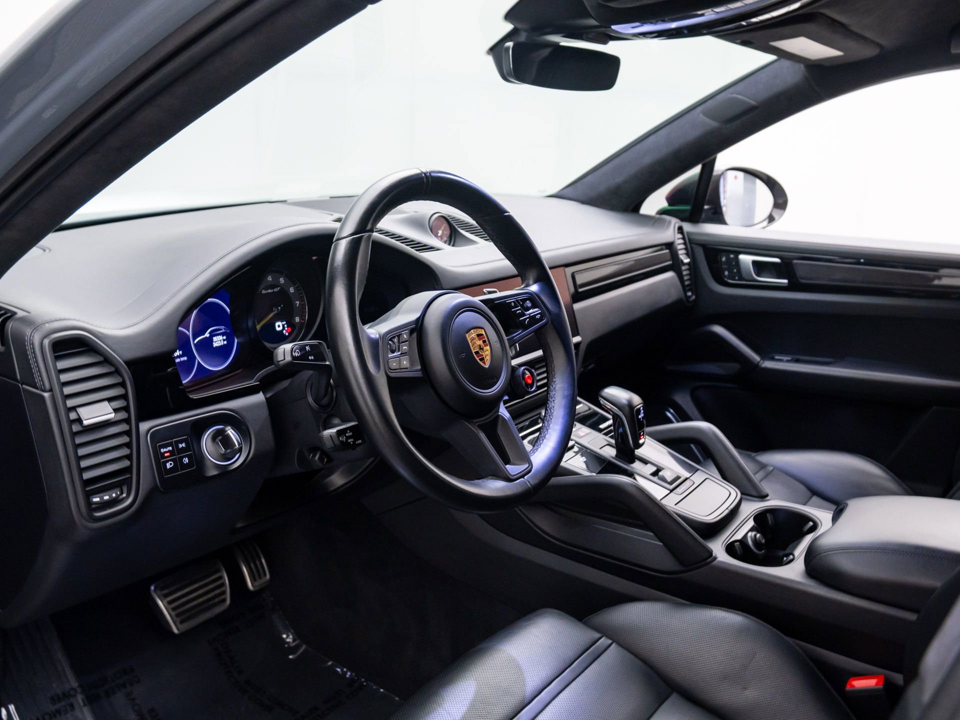 Certified 2022 Porsche Cayenne Turbo GT AWD/4WD image 4