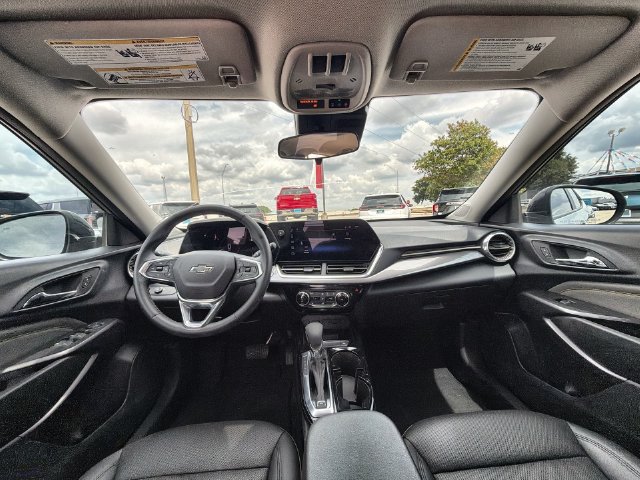 Used 2025 Chevrolet Trax ACTIV w/ Sunroof Package FWD image 19