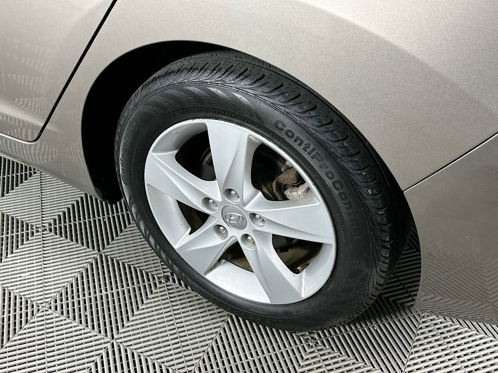 Used 2013 Hyundai Elantra GLS image 33