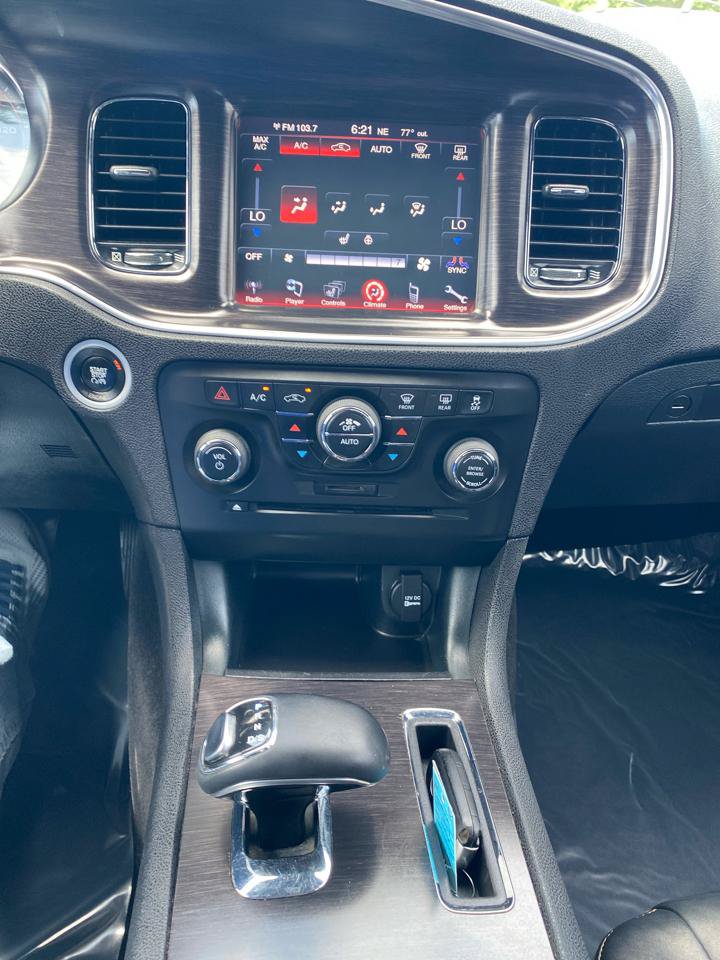 Used 2014 Dodge Charger SXT RWD image 22