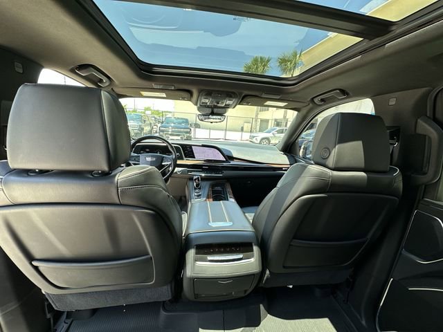 Used 2021 Cadillac Escalade Premium Luxury RWD image 31