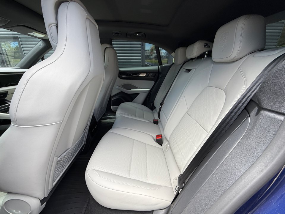 New 2025 Porsche Macan 4S Electric AWD/4WD image 20