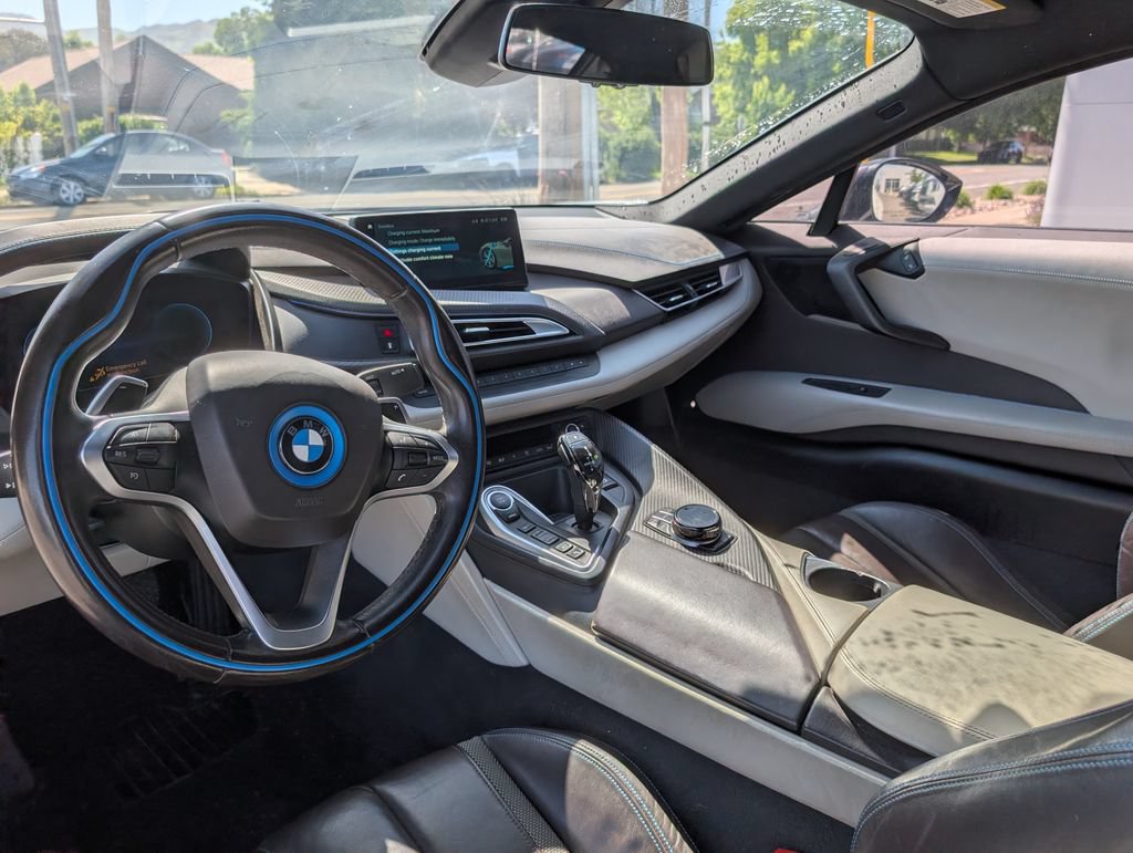 Used 2020 BMW i8 Coupe AWD/4WD image 9