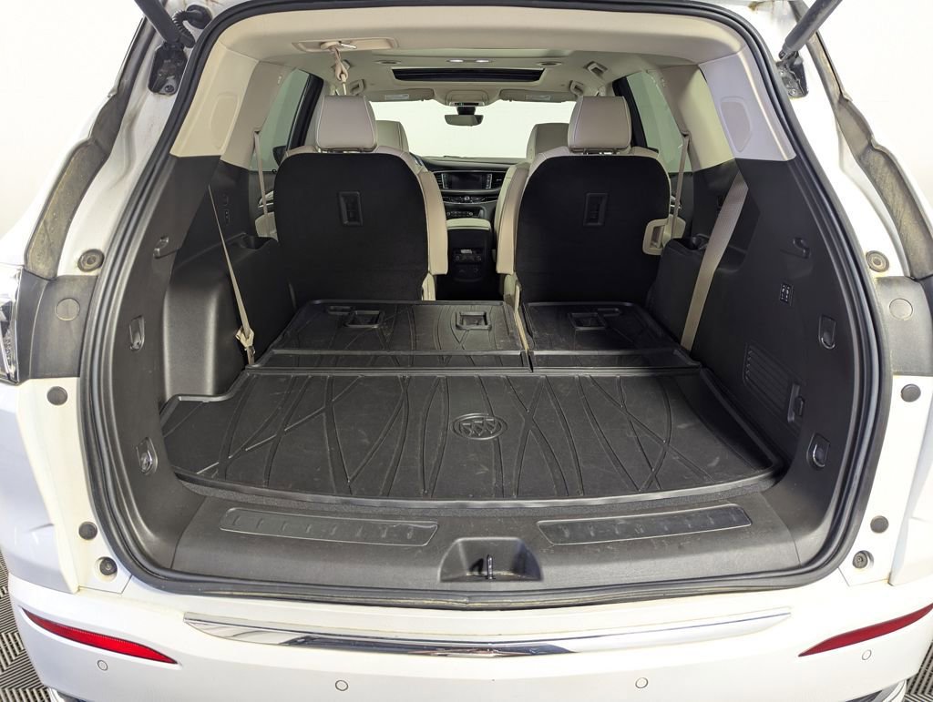 Used 2023 Buick Enclave Avenir w/ Avenir Technology Package image 22