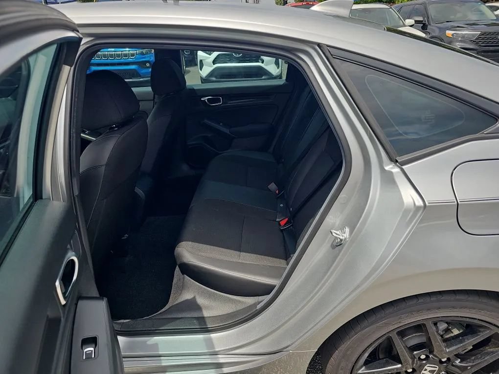 Used 2025 Honda Civic Sport image 15