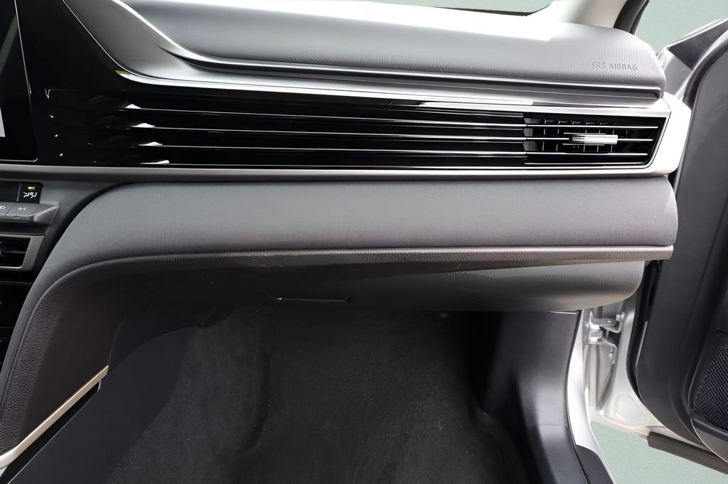 Certified 2025 Toyota Camry LE image 39