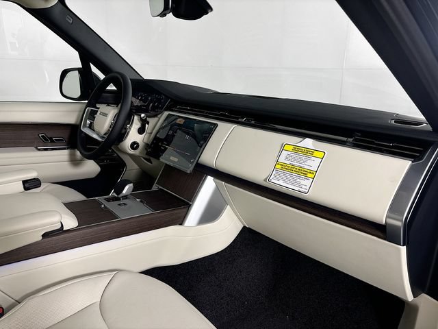 New 2026 Land Rover Range Rover Long Wheelbase SE AWD/4WD image 25