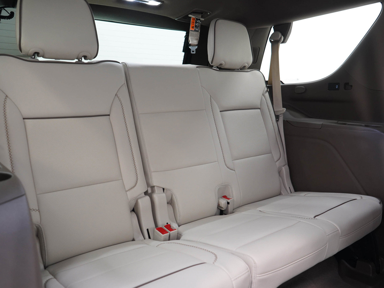 Used 2025 GMC Yukon Denali w/ Sun & Power Step Package AWD/4WD image 15