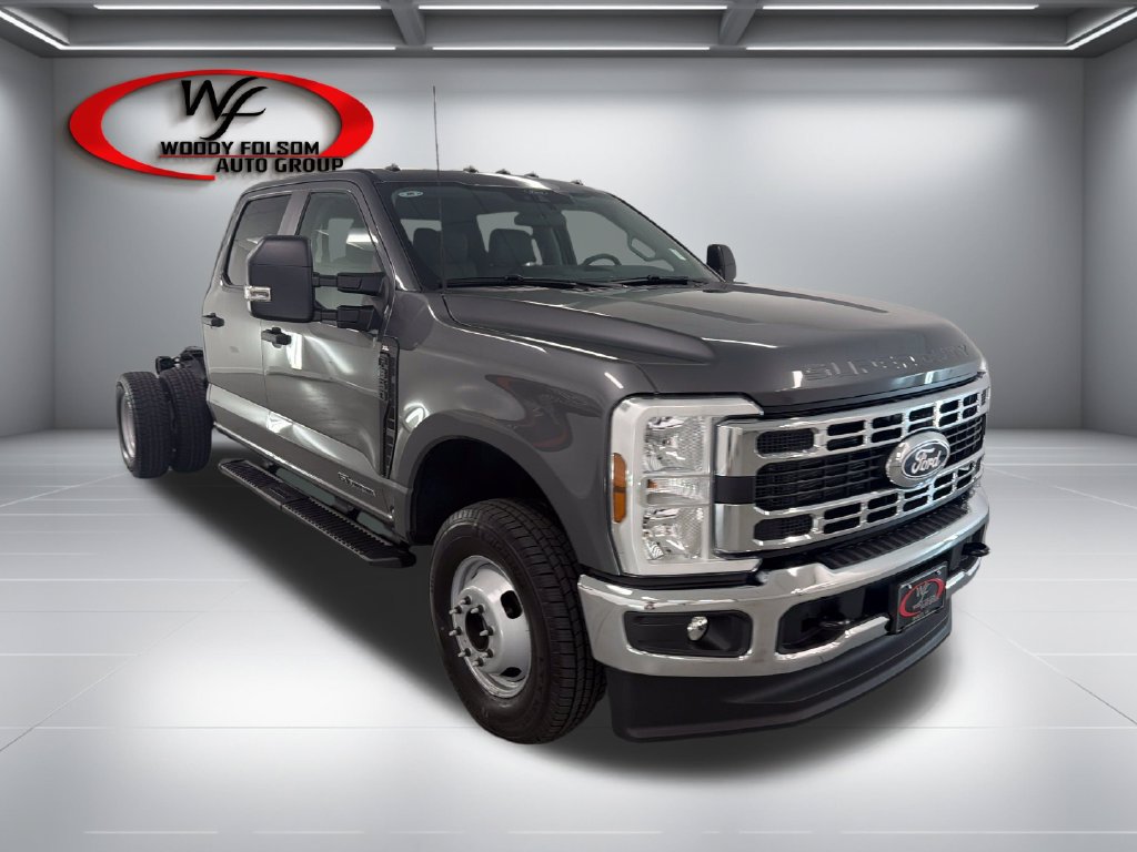 New 2027 Ford F350 XL w/ XL Chrome Package AWD/4WD image 3