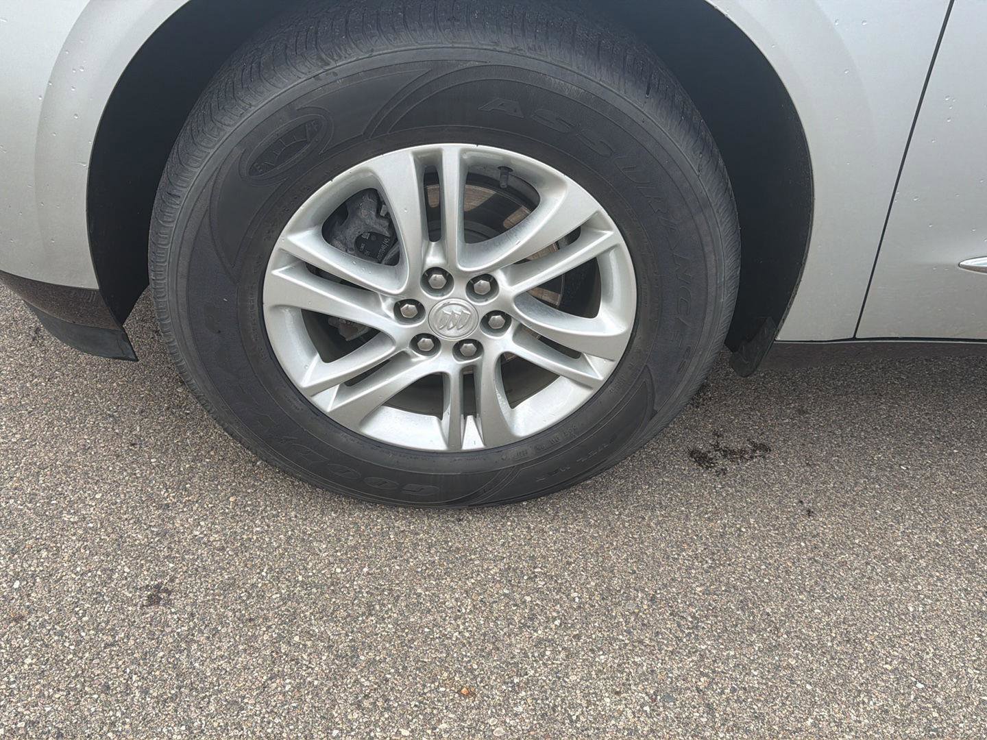 Used 2021 Buick Enclave Essence image 9