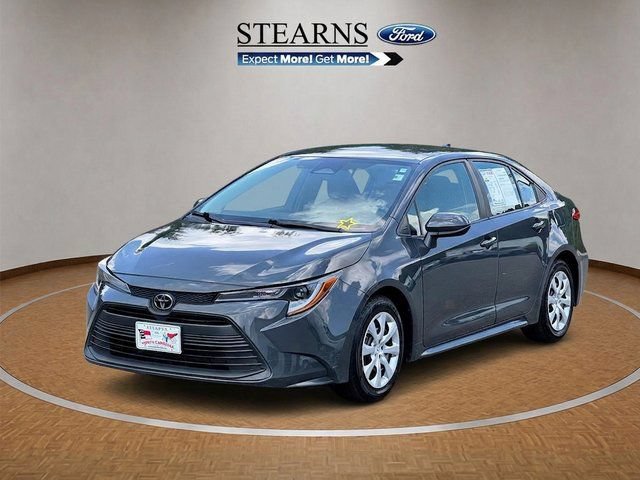 Used 2024 Toyota Corolla LE FWD image 2