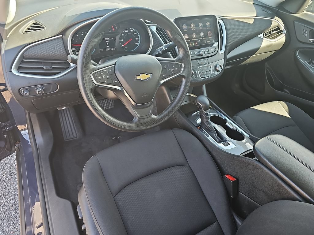 Used 2025 Chevrolet Malibu LT FWD image 15