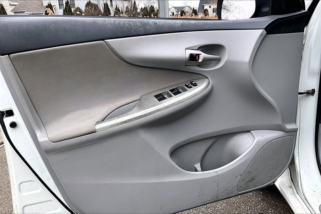 Used 2013 Toyota Corolla LE w/ Premium Pkg image 14