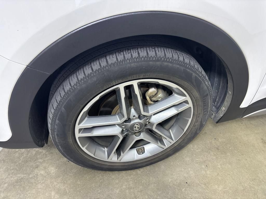 Used 2019 Hyundai Santa Fe XL FWD image 18